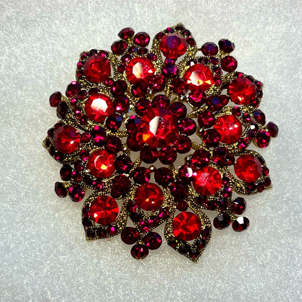 Vintage Beautiful Red Rhinestone Brooch/Pendant - Picture 1 of 4